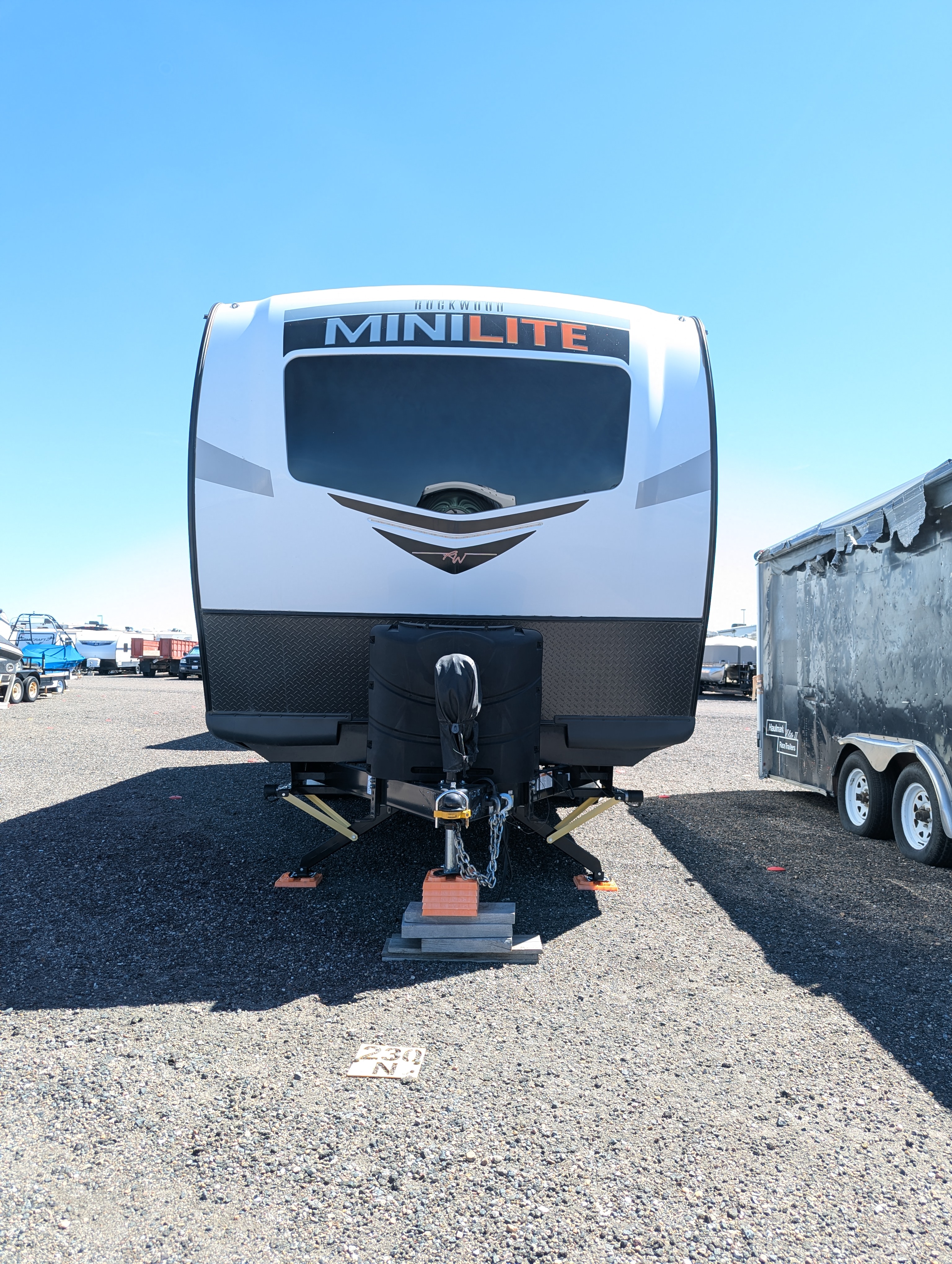 Front view of the Rockwood Mini Lite 2509S